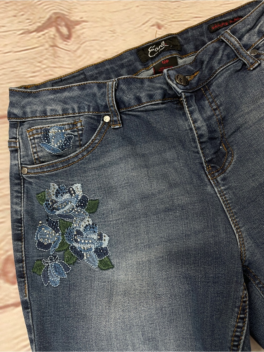 EARL unique blue skinny ankle jeans with floral embroidery, size 12P - Picture 9 of 12